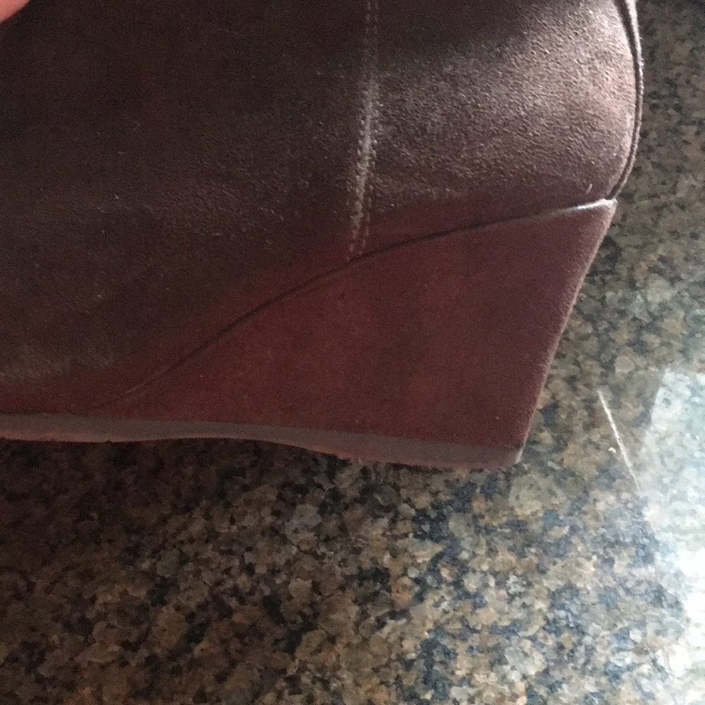 Boots - Picture 4 of 6